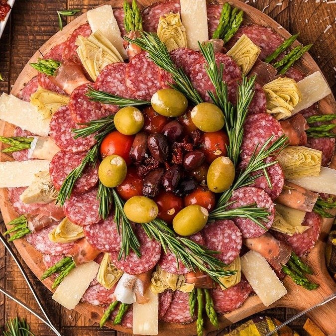 20 Festive Christmas Charcuterie Board Ideas 15 image 21